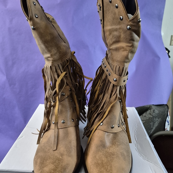 Fringed Western Boots with Star Accents Size 10.5 - Picture 2 of 6